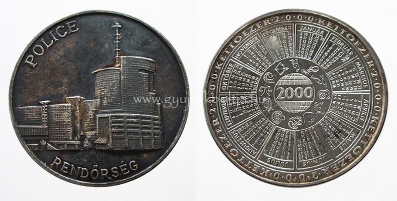 Napt�r�rem 2000 / Rend�rs�g - Police